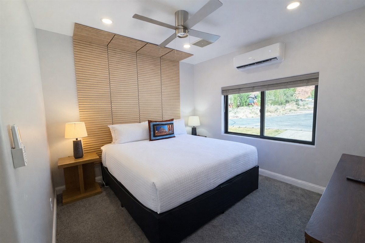 Guest Suite 4- King bed