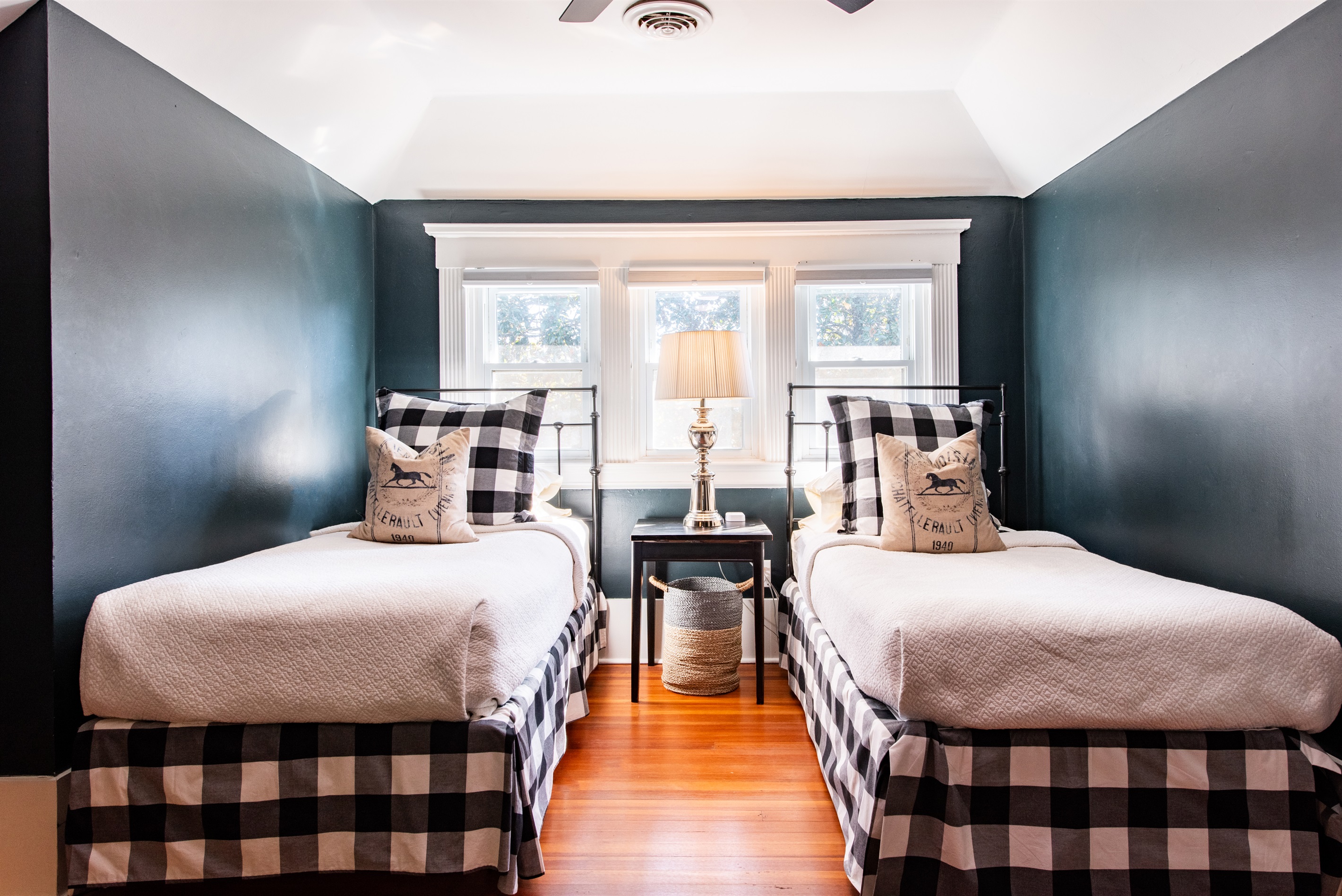 6th Bedroom ~ 3rd Floor ~ 2 Single Beds ~ Queen Size Pullout ~ Full Bathroom Across Hall