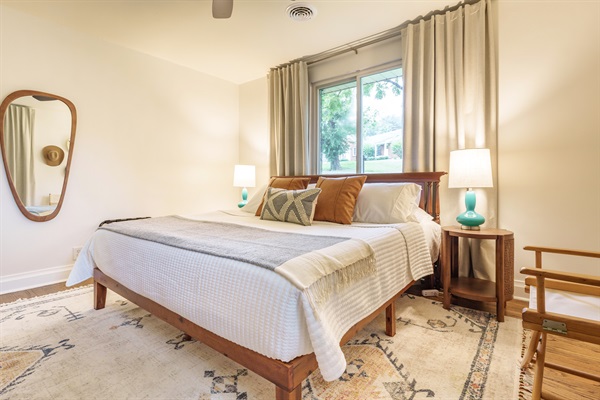King bed | bedside charging stations