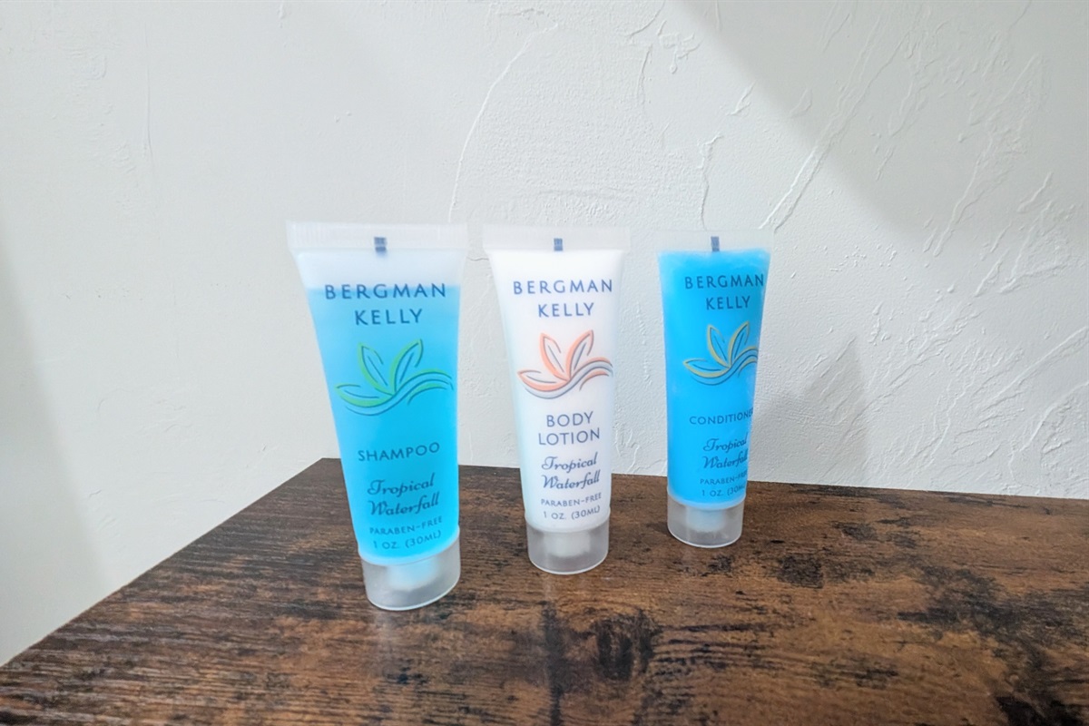 Travel size shampoo, conditioner, & lotion