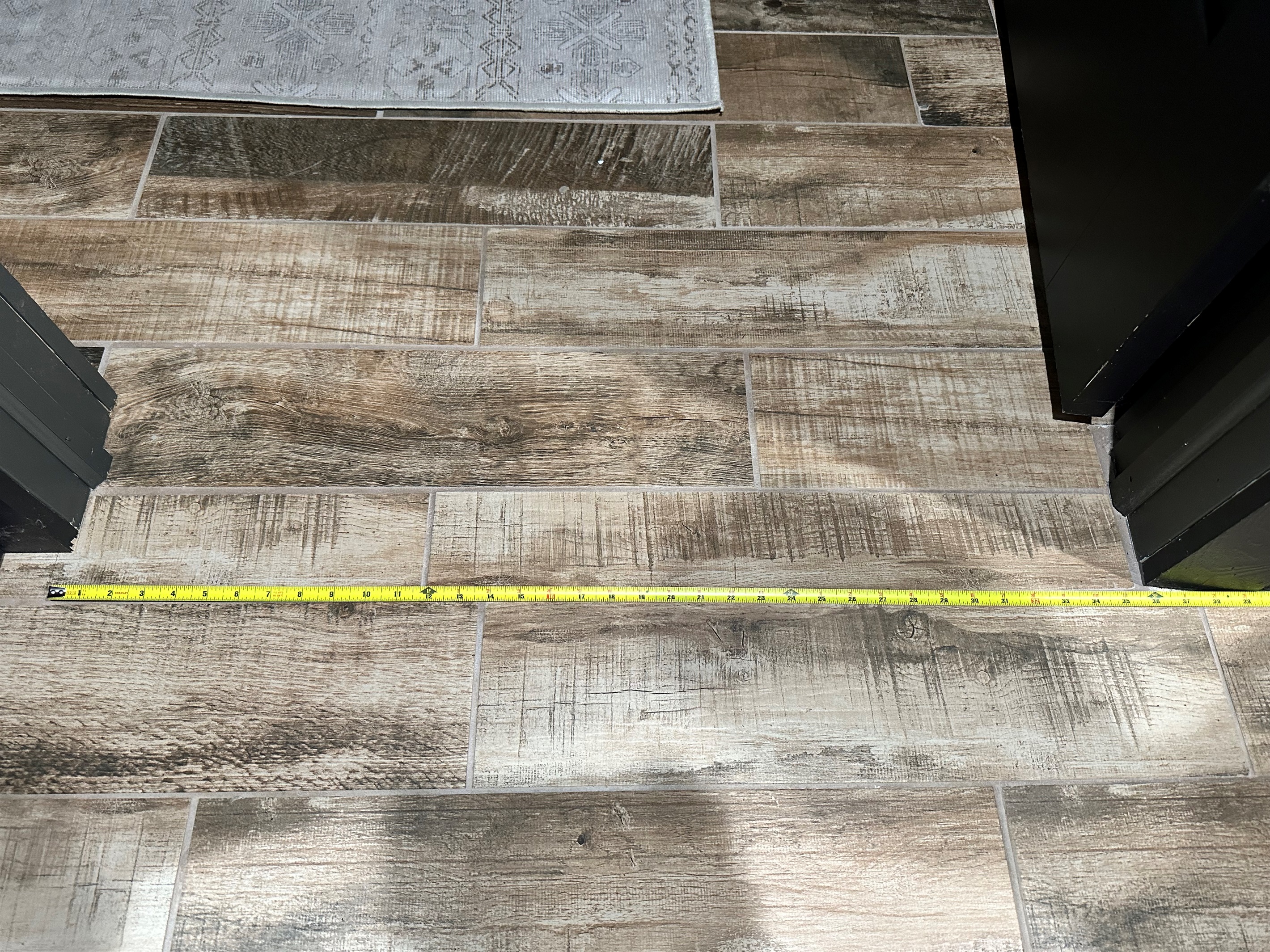 Measurements for the king bedroom with doorway wider than 32 inches and no steps for accessibility. 