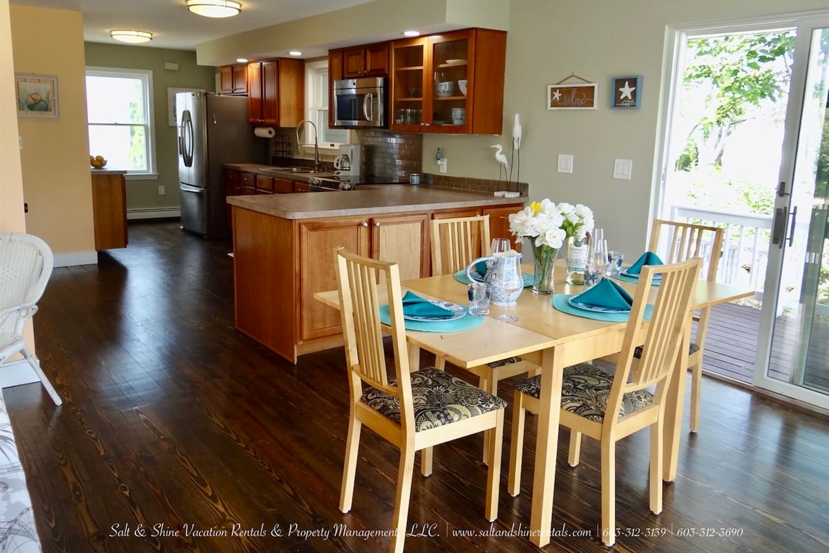 Enjoy the open feel and sliding doors for the sea breeze!