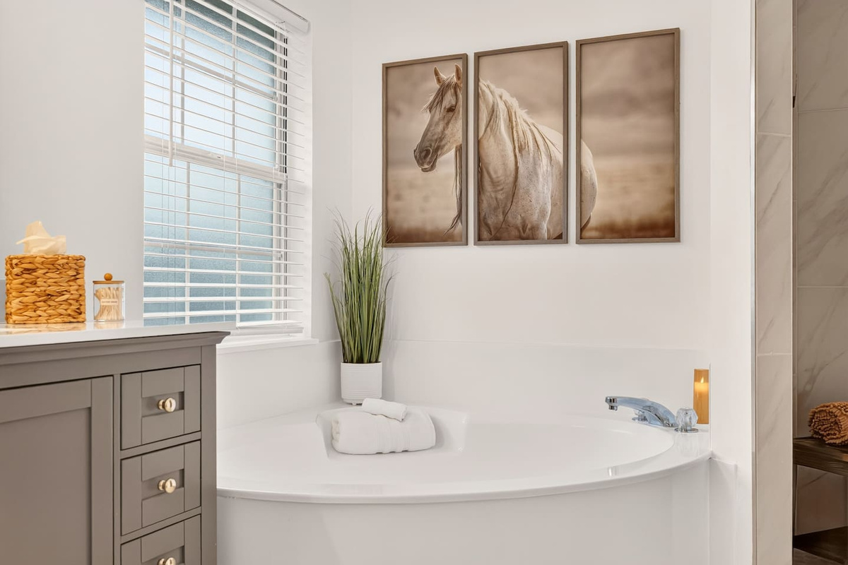 Soak your cares away in the oversized garden tub!