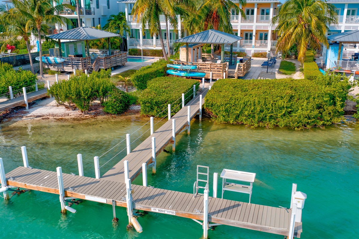 A fish cleaning table for your use.