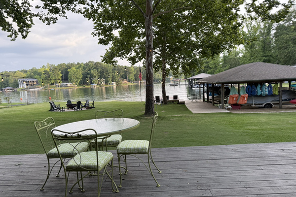 Additional outdoor dining