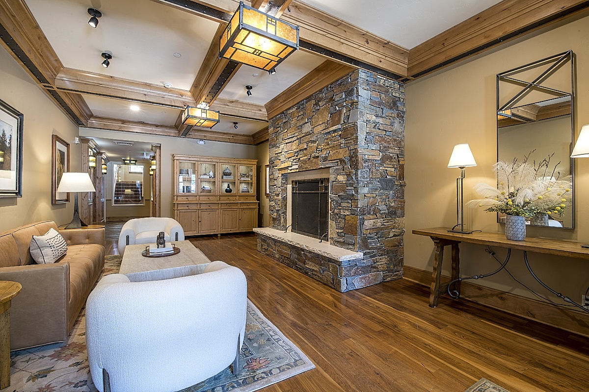 Trail Creek Crossing- Lobby