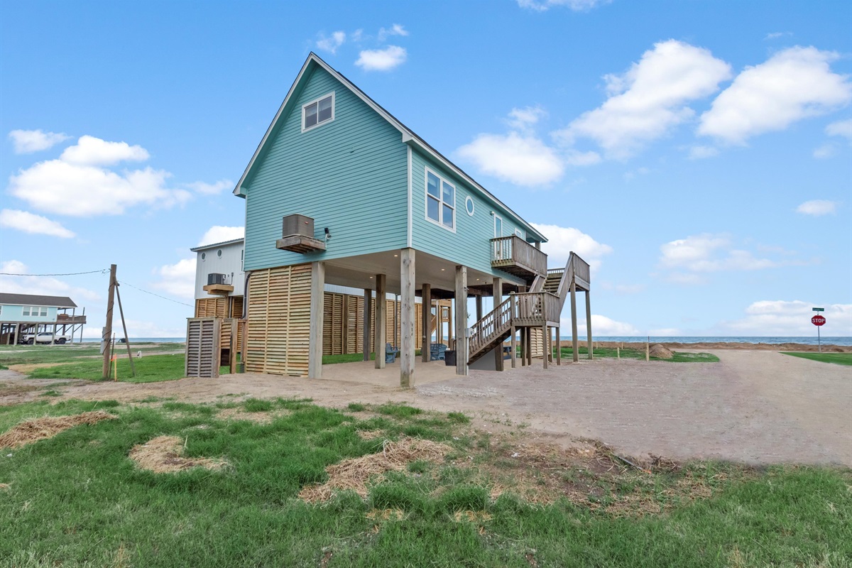 ecb5b2e940594dc5b2704d2210924c26 Large | Beachhouse | Texas | TX | Vacation Homes | Galveston | Crystal Beach | Kokomo | Breezy Days | Beachfront Elegance | Sunrise Serenity | Southern Sands Property Management, LLC