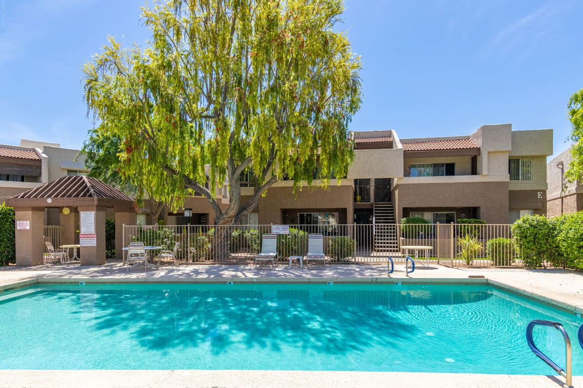 Paradise Pkwy Getaway in Phoenix + Pool — Paradise Pkwy Getaway in Phoenix + Pool, Phoenix, Arizona