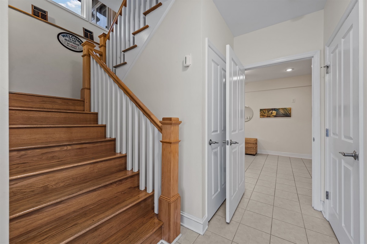 Bright entryway with easy access to upper levels