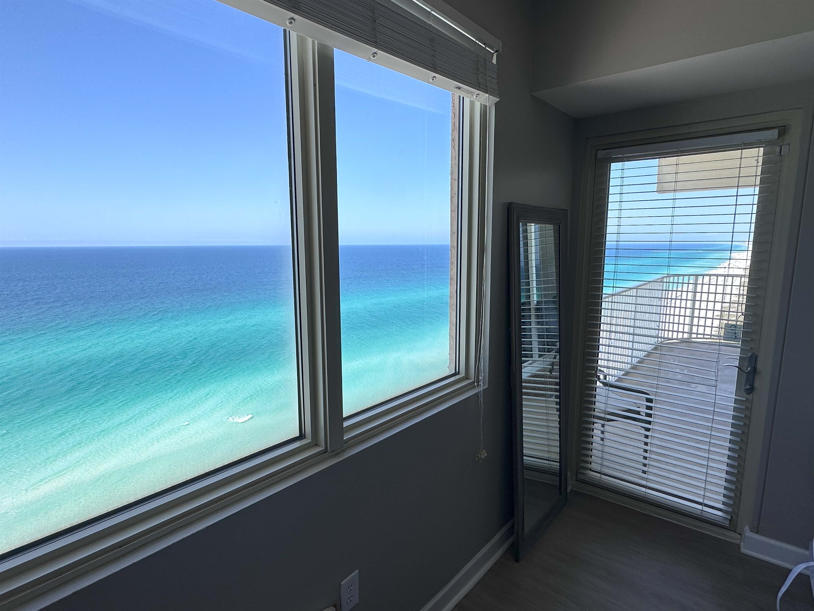 Oceanfront Oasis.  That's how this suite got its name.