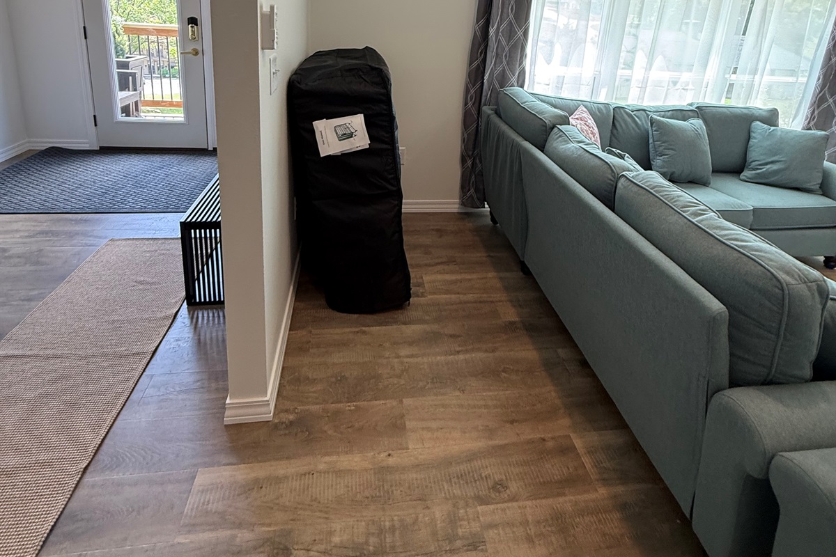 Rollaway twin bed on first floor for guests who prefer not to use steps