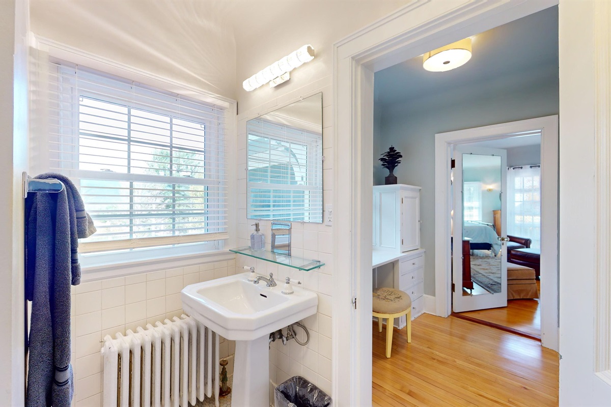 The Wilmington Room Bathroom