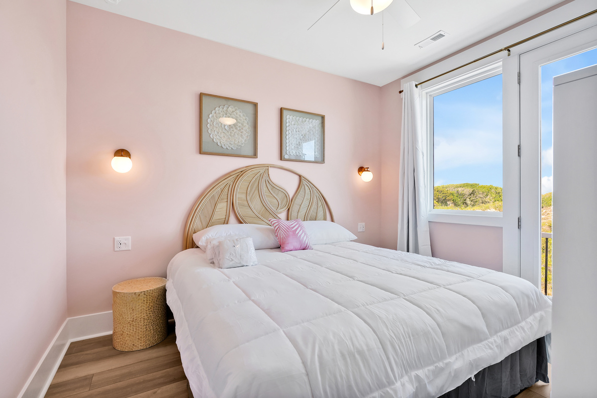 King bed with small private balcony