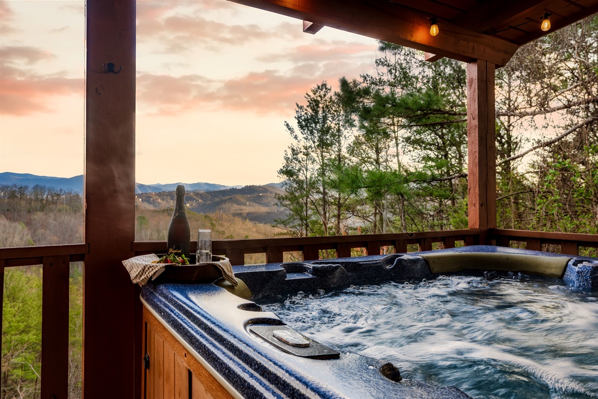 Cabinets featuring luxurious hot tubs surrounded by beautiful and natural views. We very much enjoyed our stay.