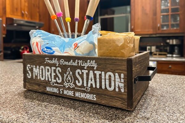 After a day of powder and adventure, there's something perfect about gathering around the fire with your favorite people. Our s'mores station is stocked and ready—just add laughter and stories.