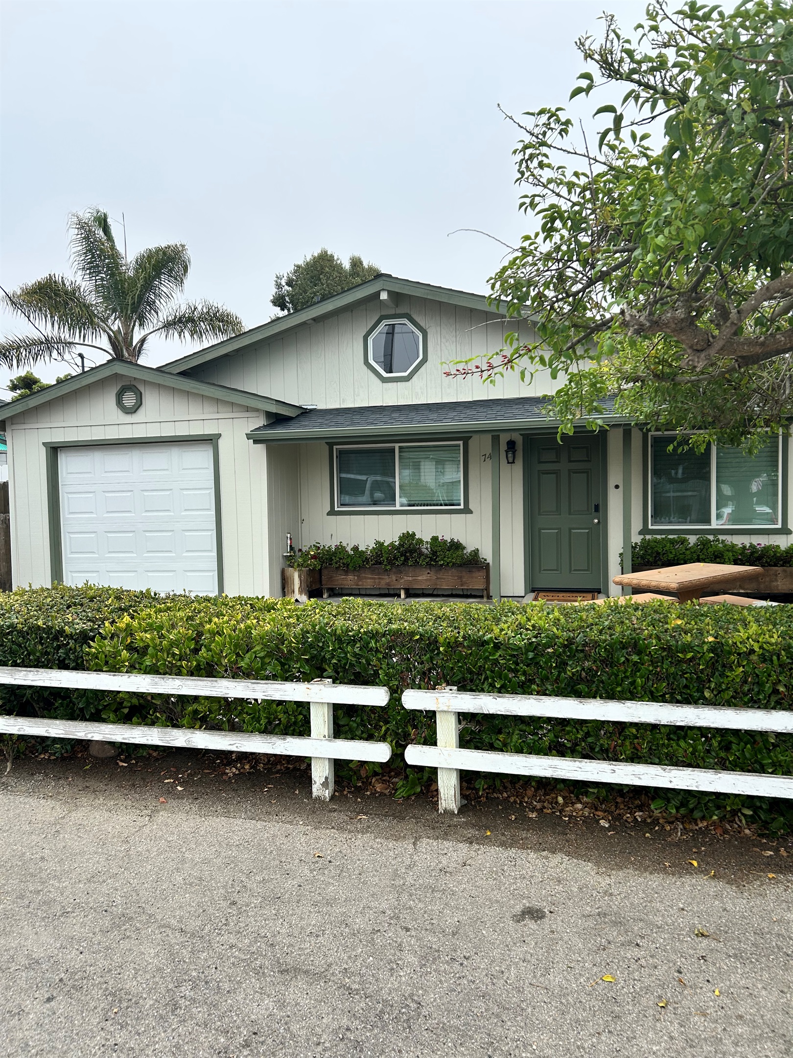 Welcome to Tenth Street Family Retreat! PROFESSIONAL PHOTOS COMING SOON!