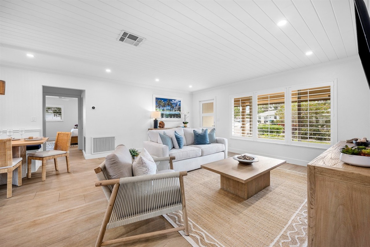 Golden light and open space set the tone for laid-back luxury, inviting you to relax after a day spent enjoying South Florida&rsquo;s beaches.