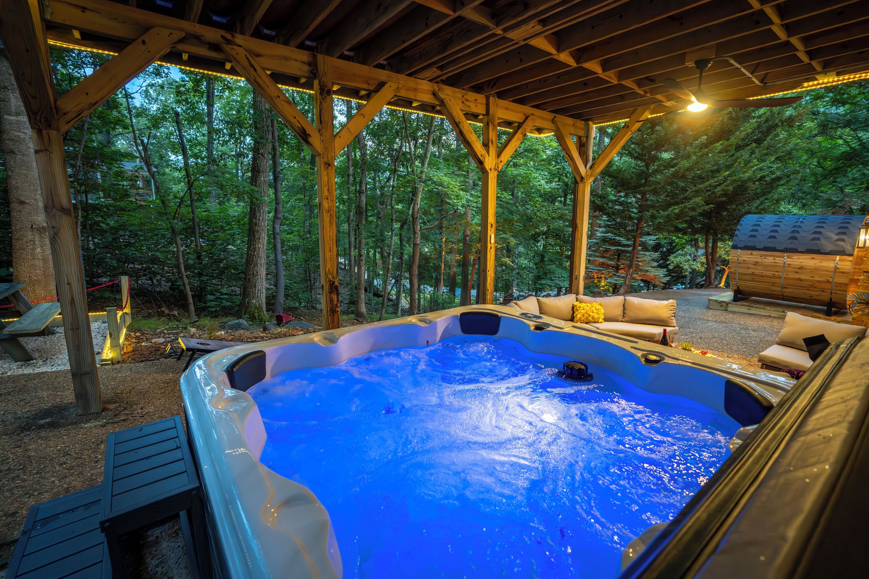 7 person hot tub

