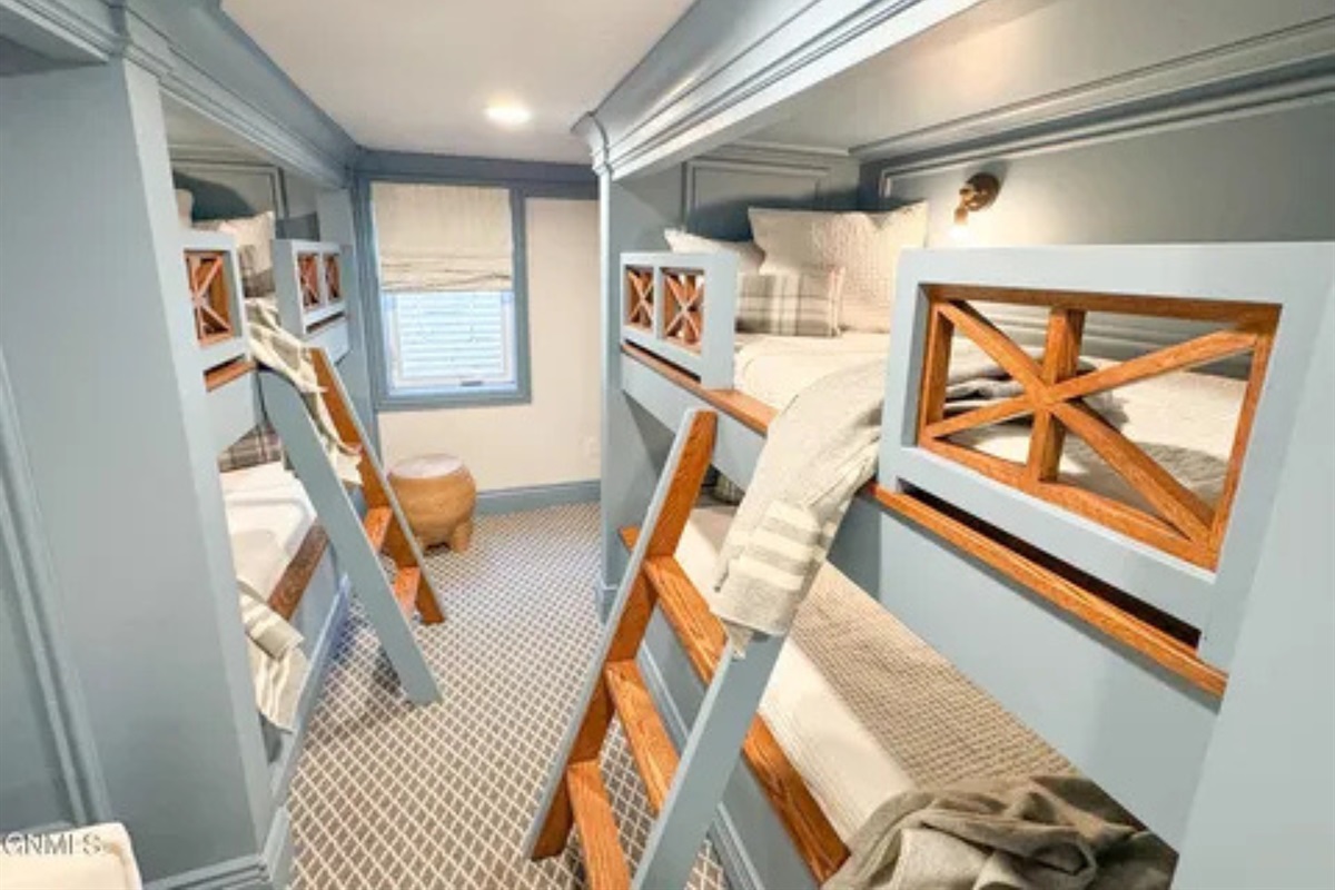 A comfortable bunk setup that gives your group even more sleeping space.