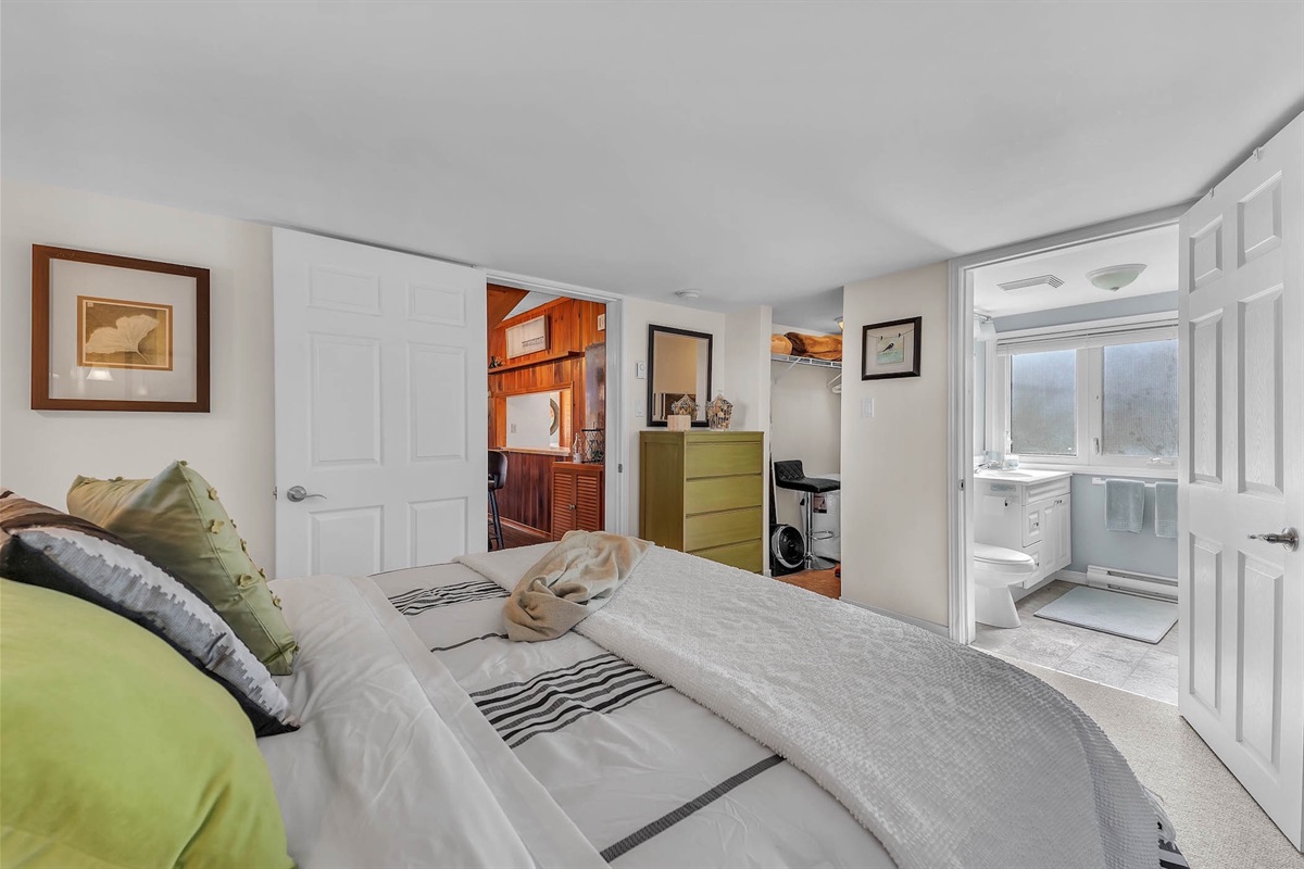 ecfc762e755a4f2eae27293992c8b9b4 Large