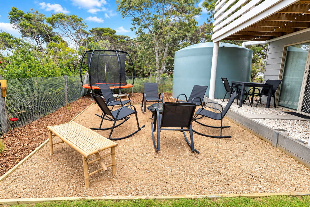 Unwind in the fresh air at Carlene’s Getaways, with a spacious backyard seating area, a fun trampoline for the kids, and plenty of room to enjoy quality time together.