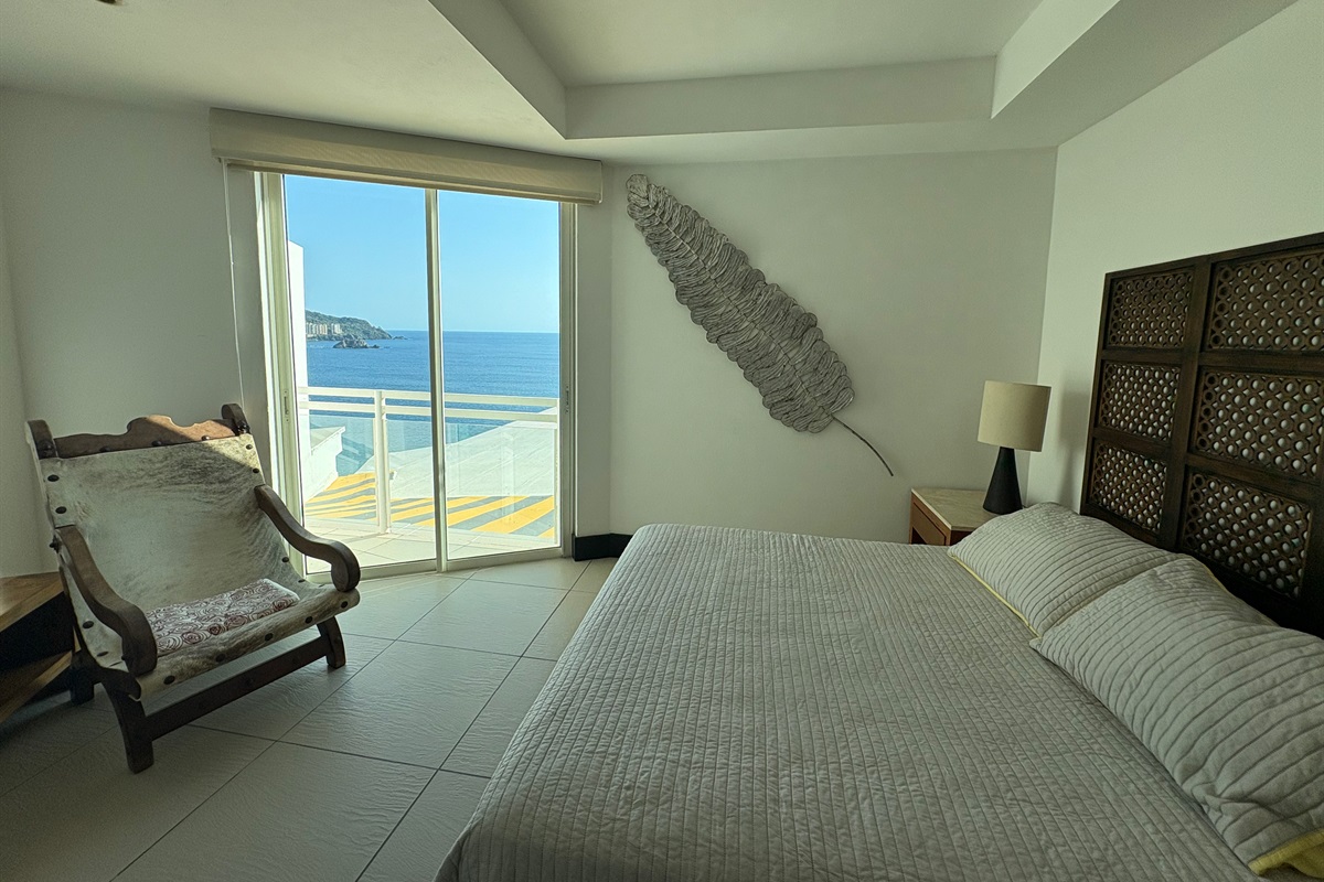 Master Bedroom with King Sized bed, with ensuite