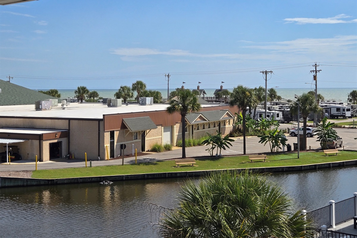 Magnolia Lake & Ocean Views