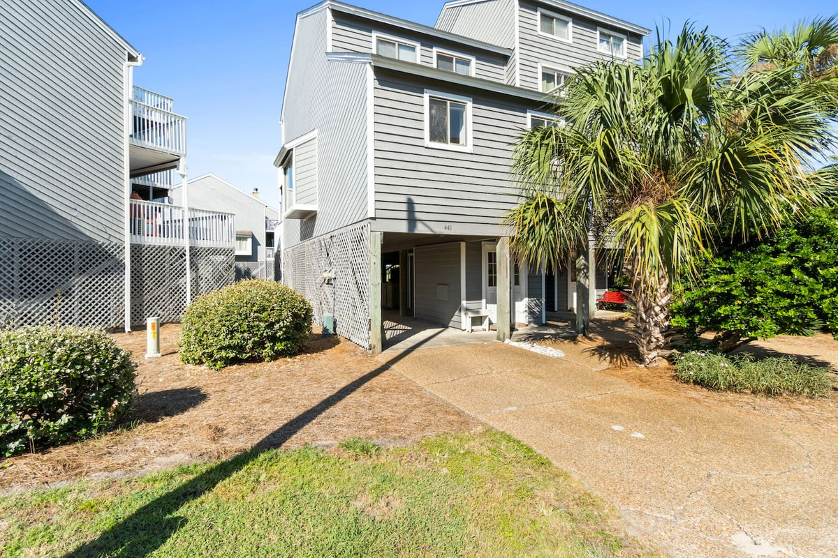  Your driveway and covered parking are right at the front &mdash; easy in, easy out, rain or shine.