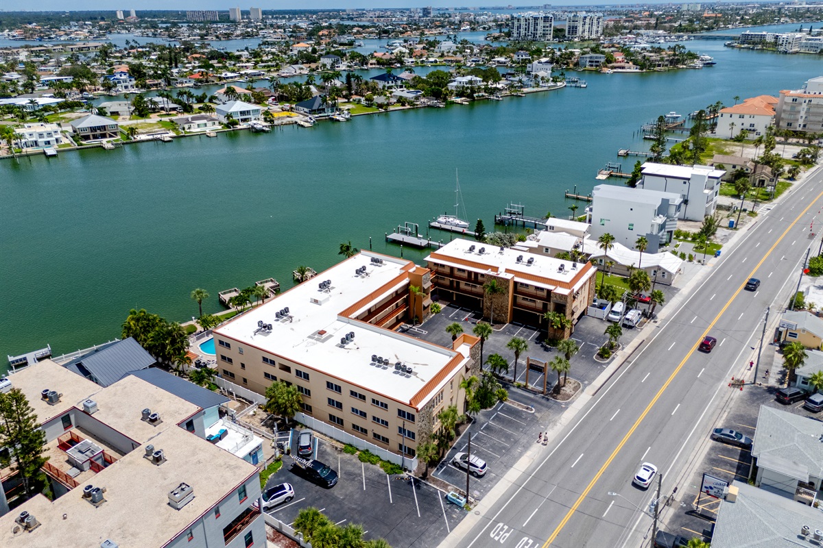 prime location right on Gulf Blvd