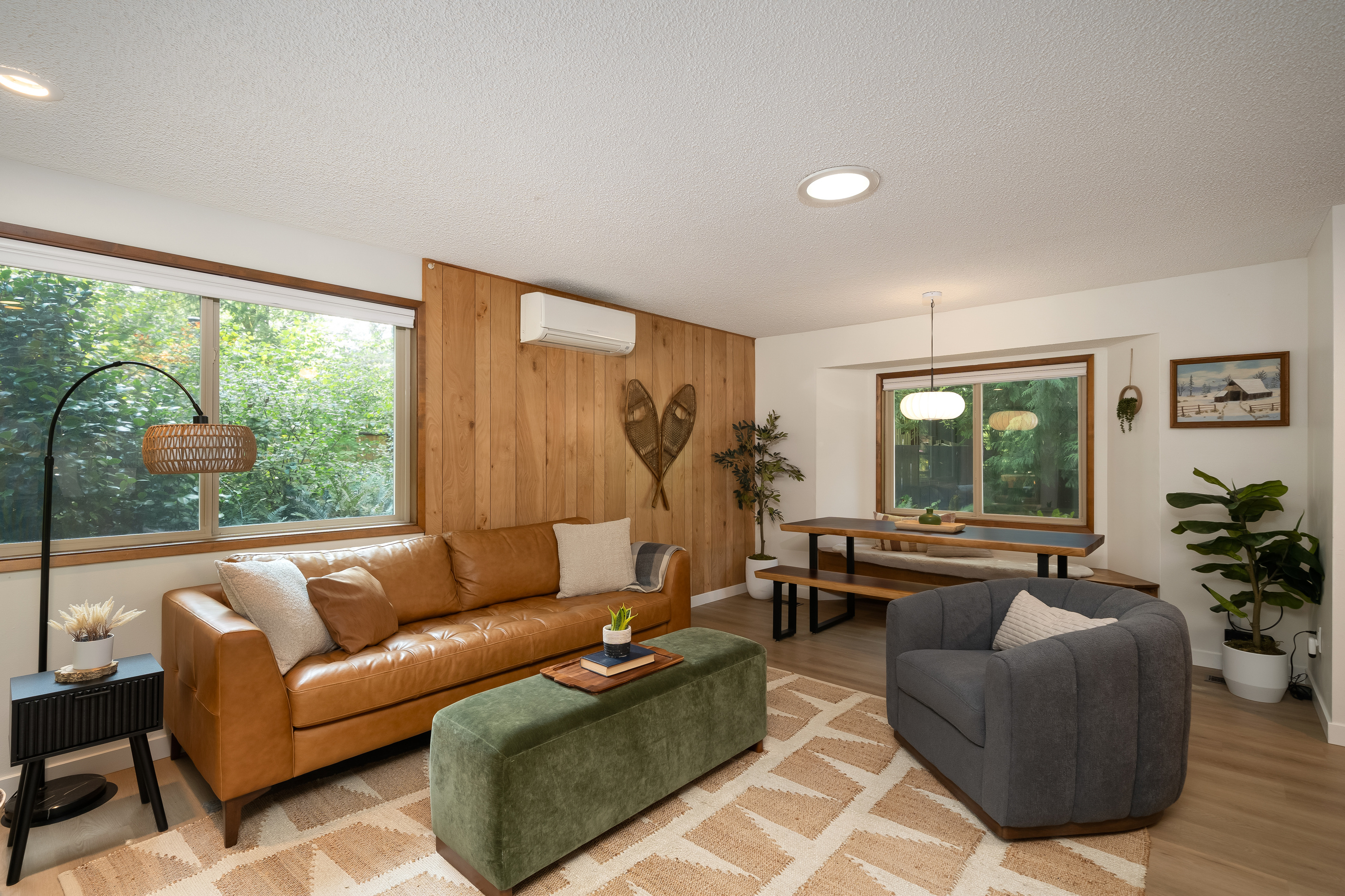 An open flow from living to dining means the whole group stays connected.