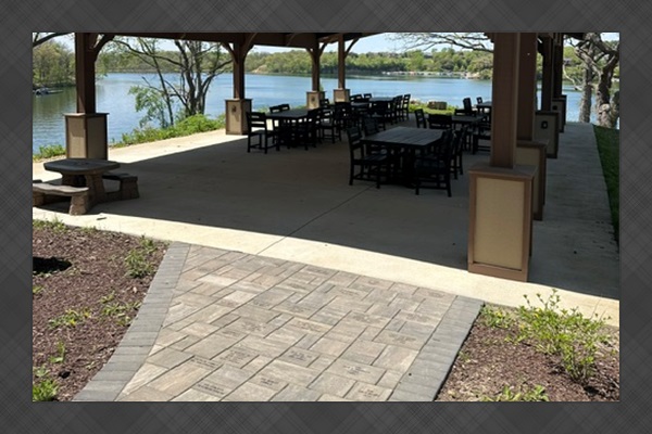 Plenty of al fresco seating at the pavilion for beautiful lake views