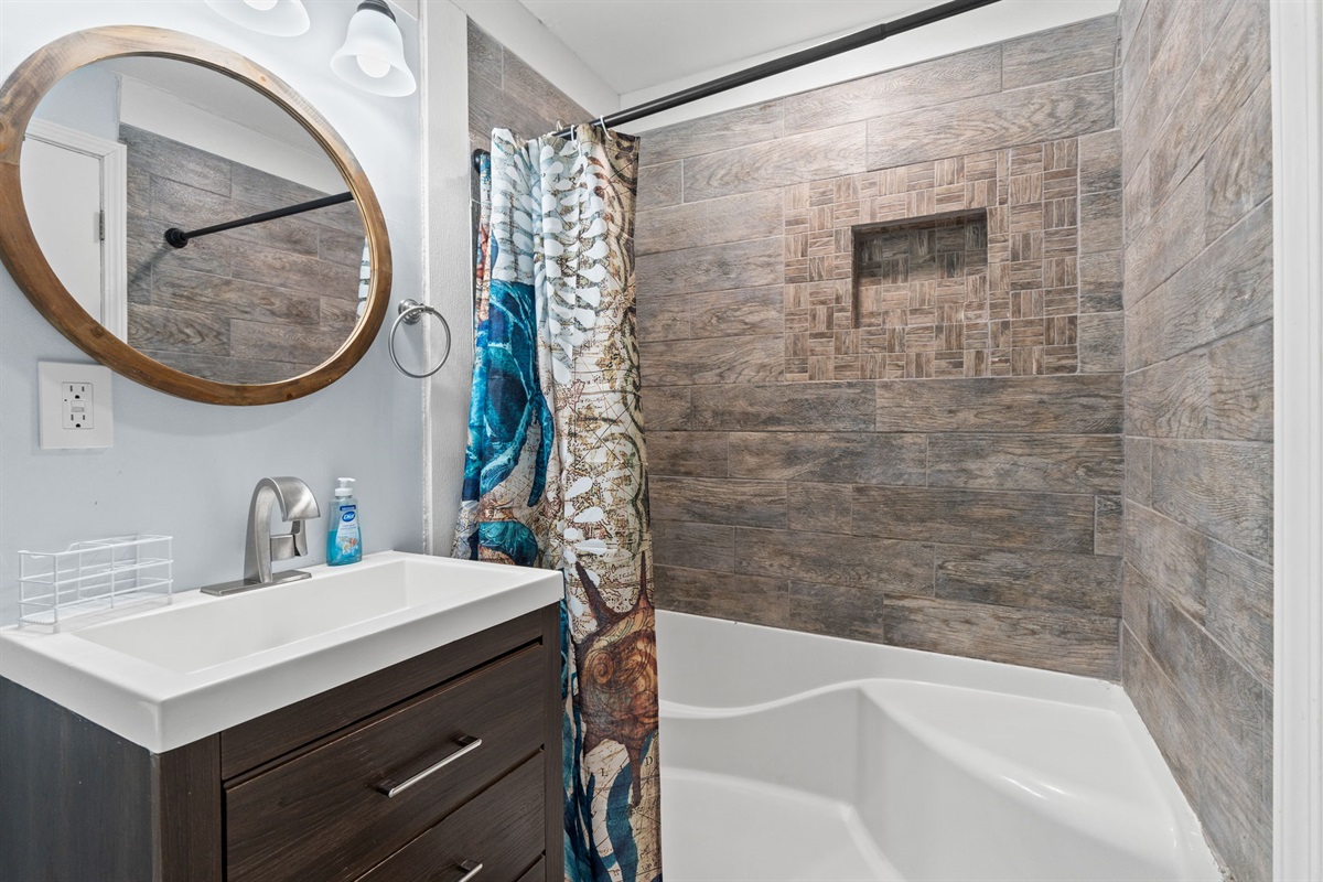 Master Bedroom Ensuite Bathroom with Updated Shower