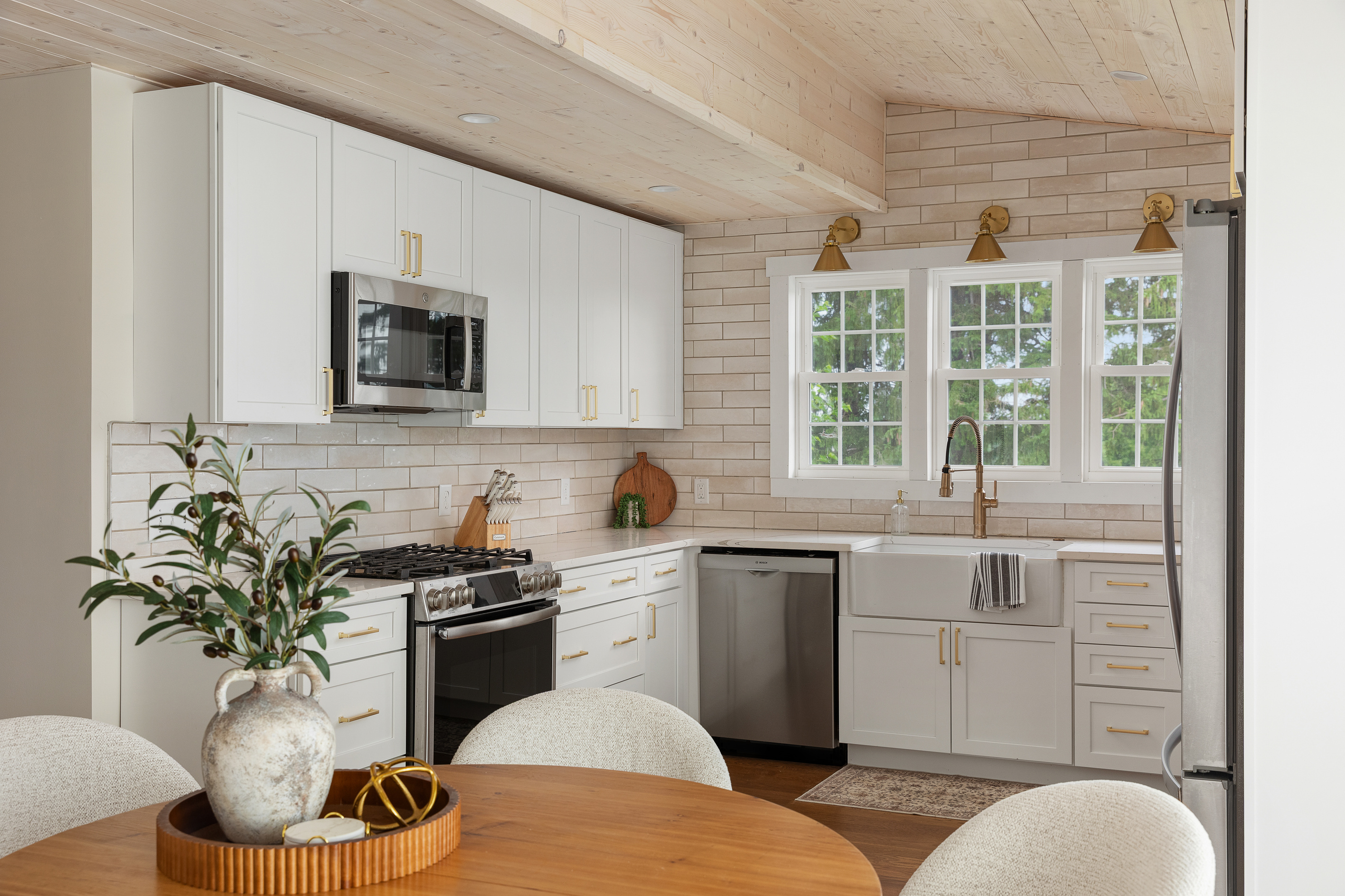 Whether you're brewing morning coffee or preparing a family feast, our thoughtfully designed kitchen combines modern luxury with warm Craftsman charm. 