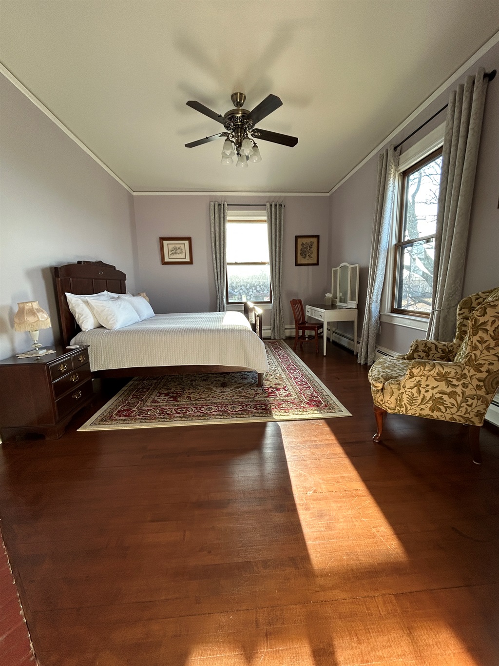 Lilac Room: King size bed