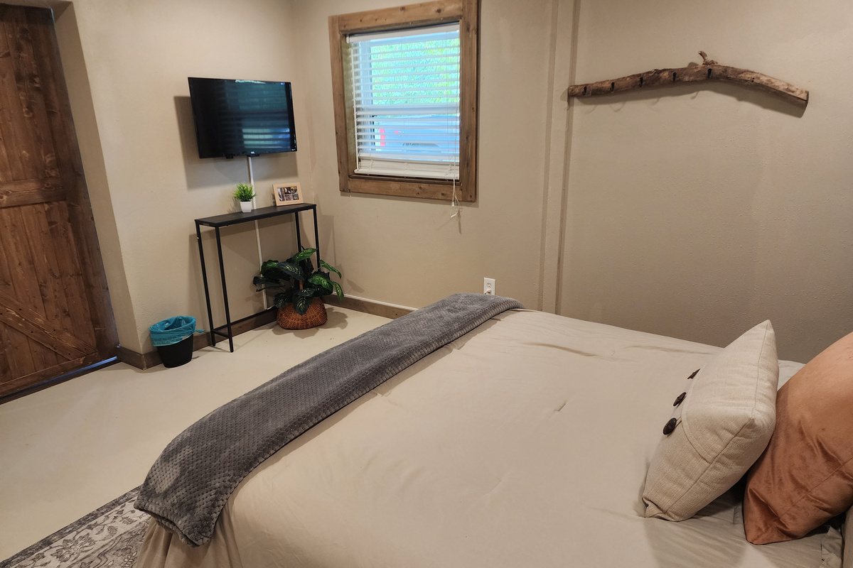 Downstairs bedroom 1
