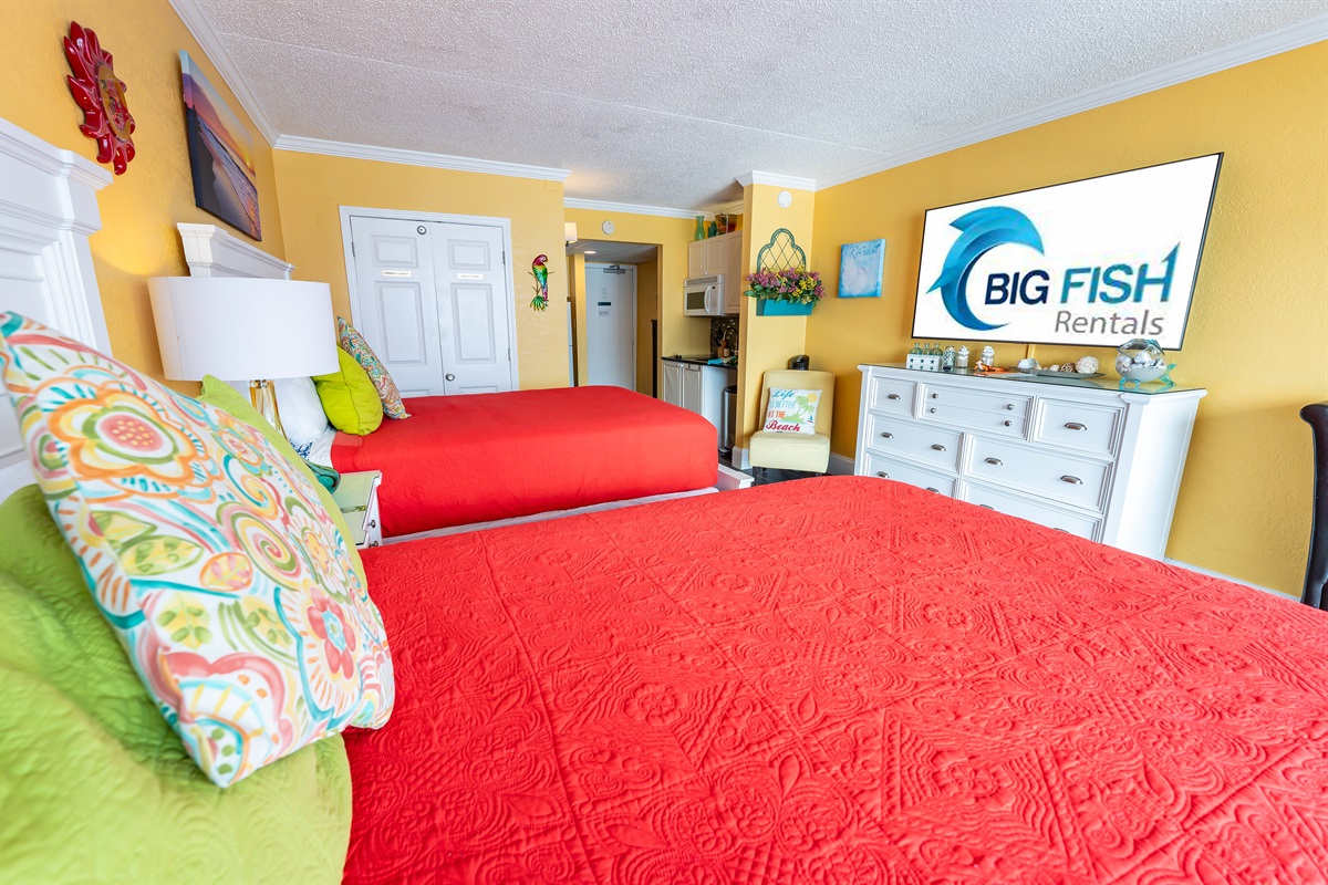 Room with Stunning Views🌊☀️