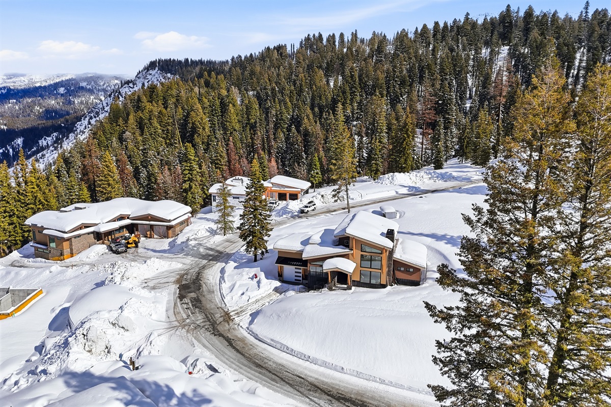 The Perfect Snowy Sanctuary for Your Next Getaway