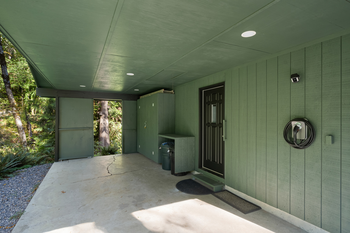 Pull in, plug in and settle in—covered parking, EV charging and easy entry make your stay effortless.