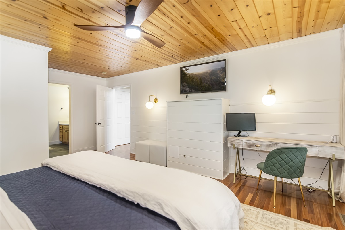 Master bedroom w/ work desk