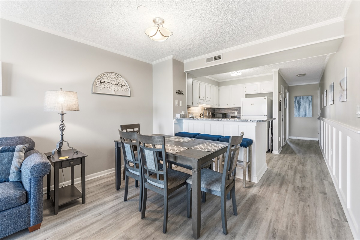 Dining room area with seating for 6