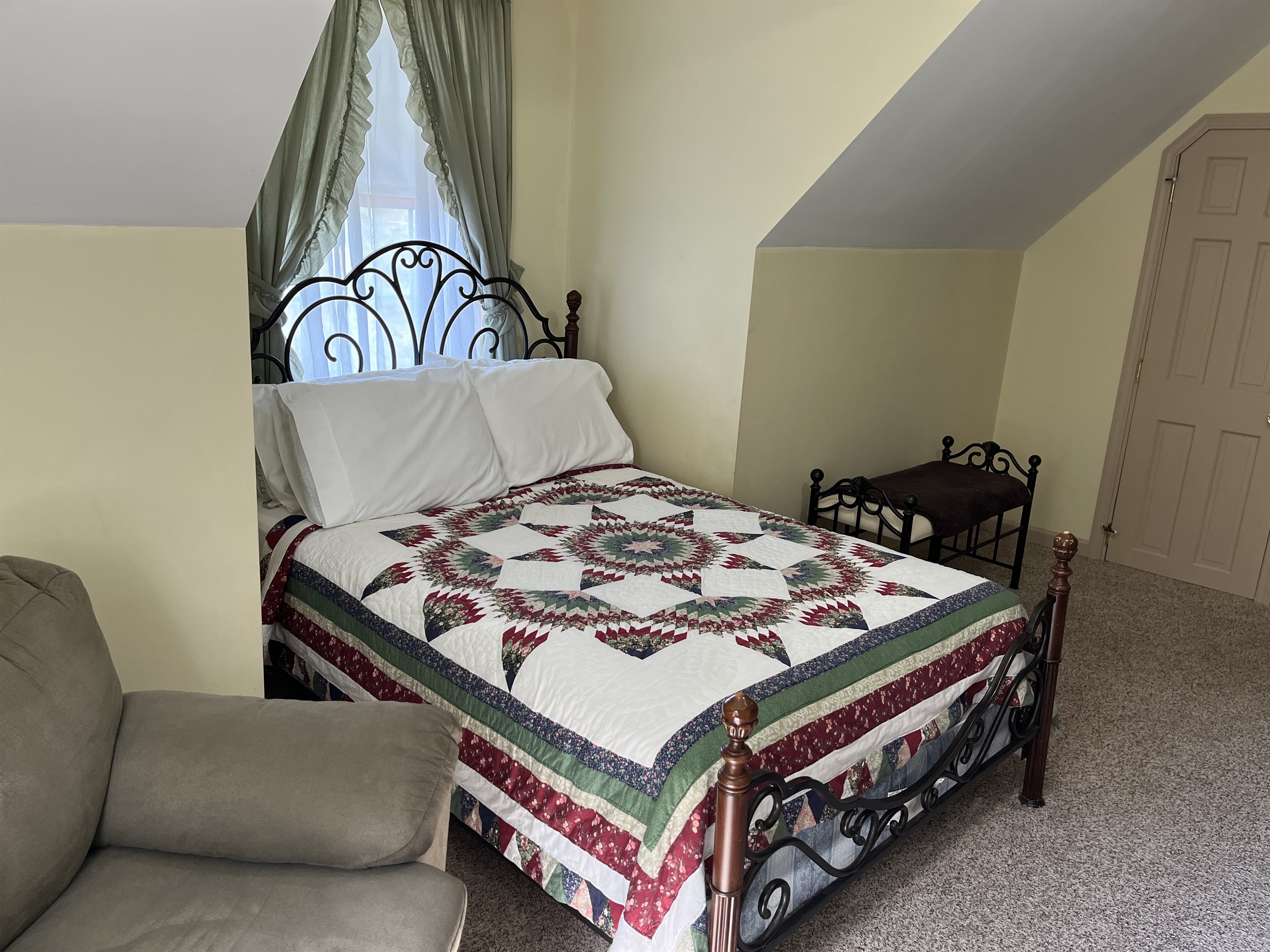 2nd floor Double w/ reading nook