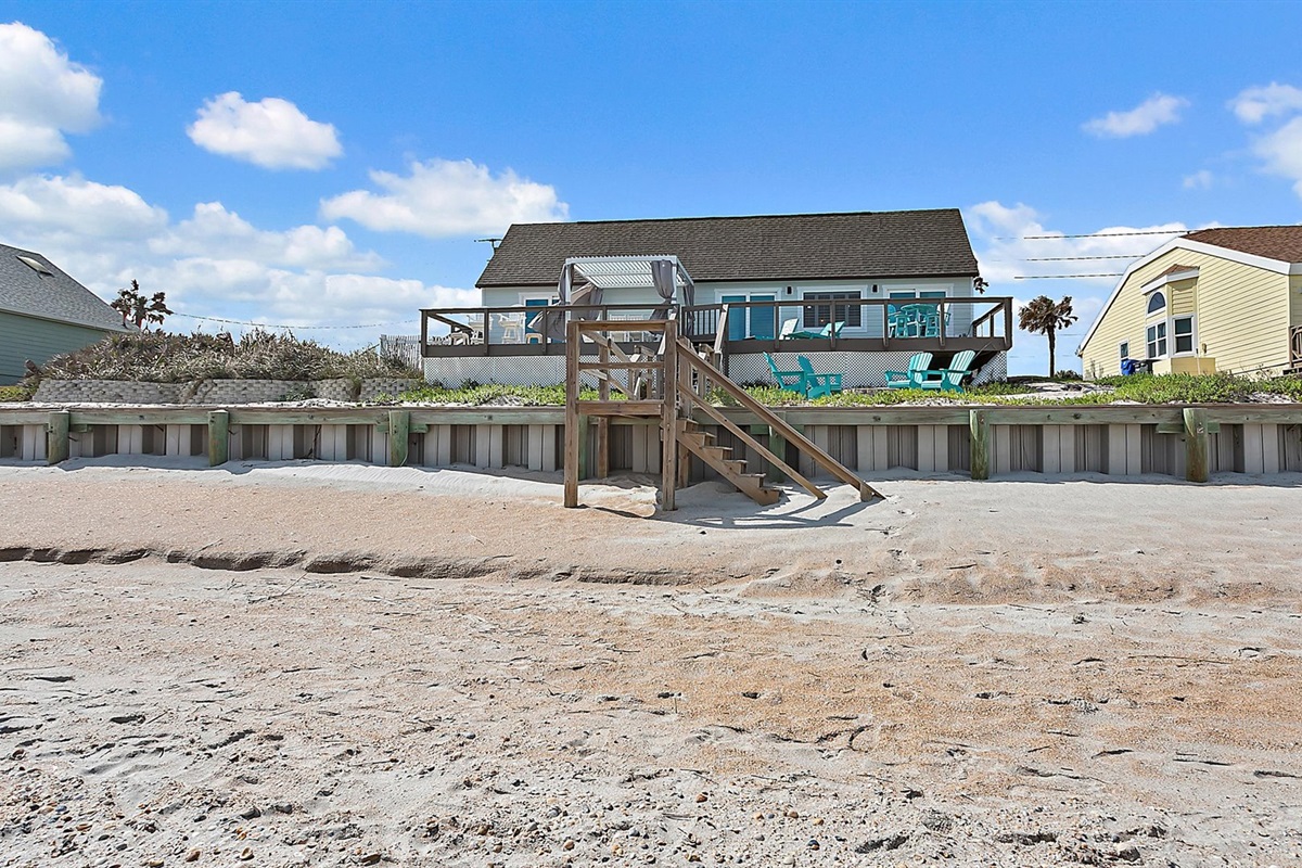 Steps to the beach