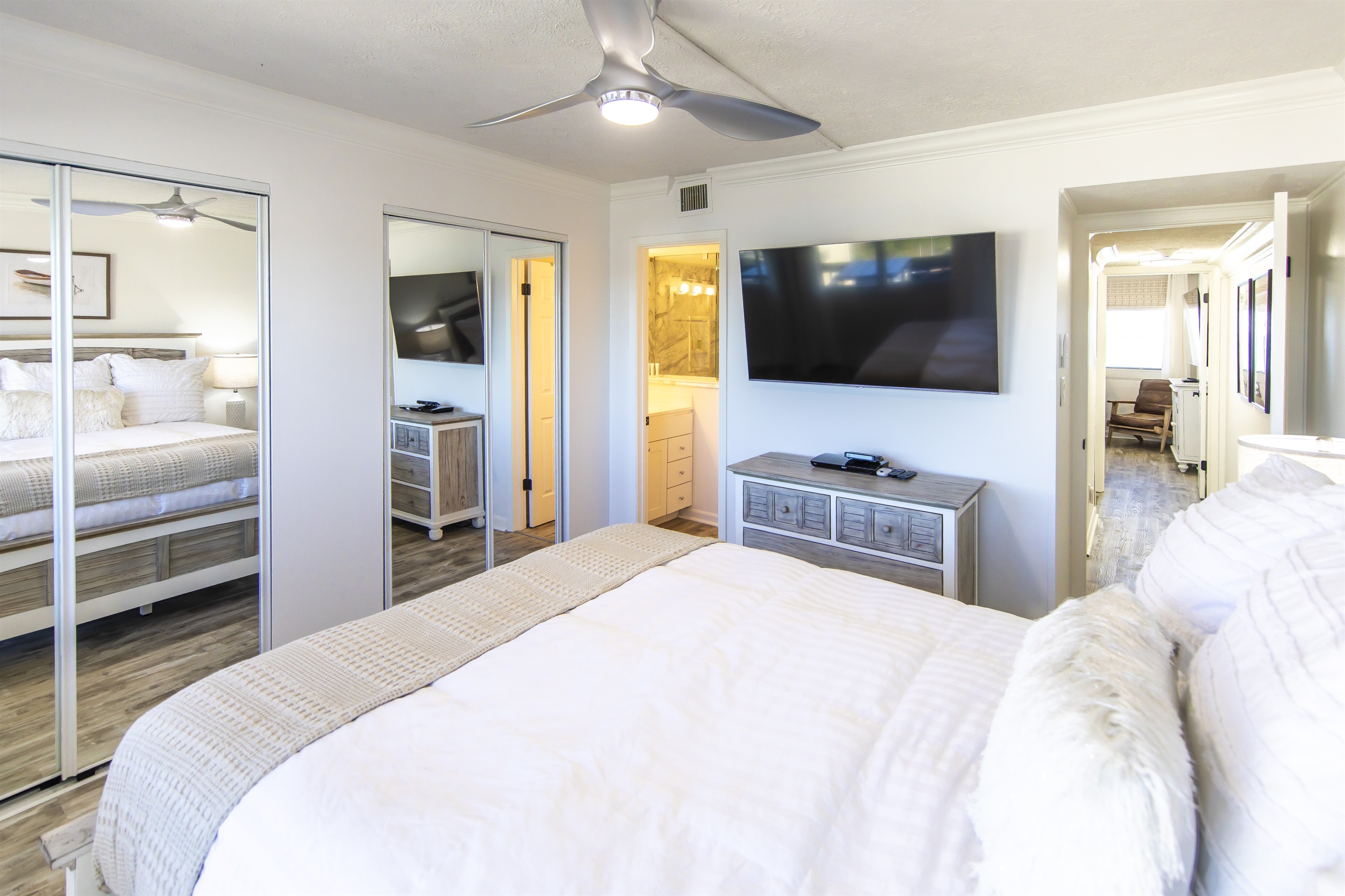 Secondary Master with Views of Lake Powell and the Gulf