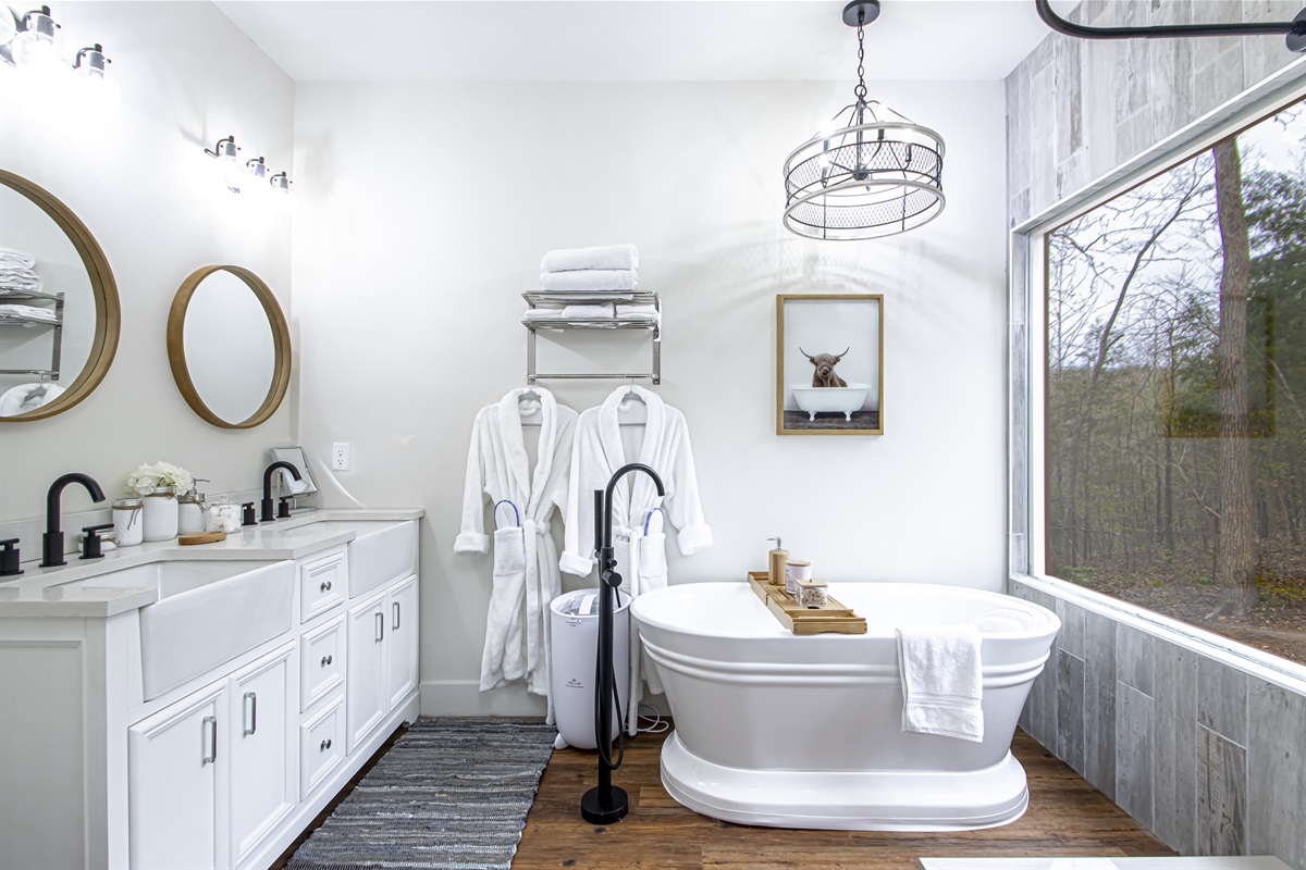 Soaking Tub and Robes