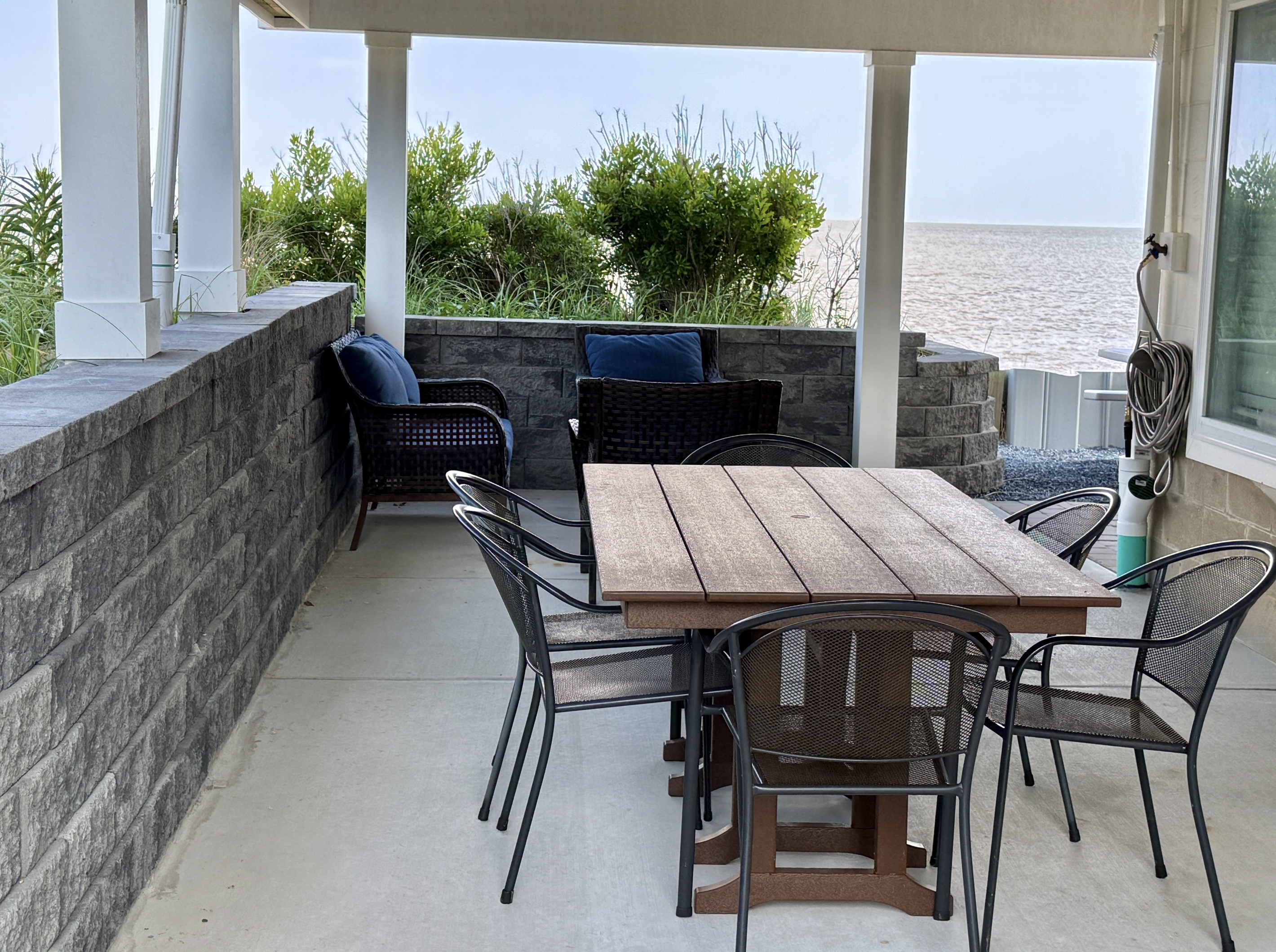 Take your meals to the next level with al fresco dining on your private, covered patio. With comfortable seating and unobstructed views of the bay, it’s the perfect setting for memorable dinners or a relaxing lunch by the water.