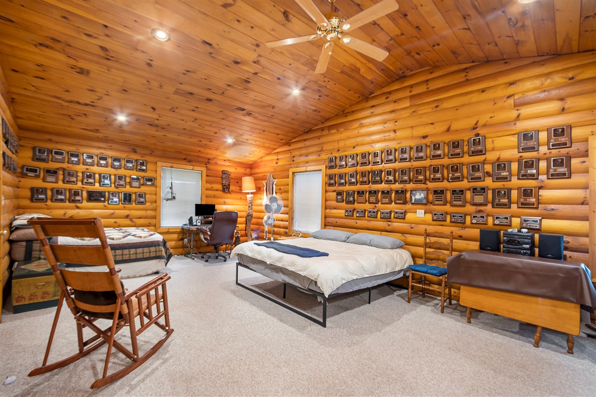 Large sleeping space upstairs - multiple beds!