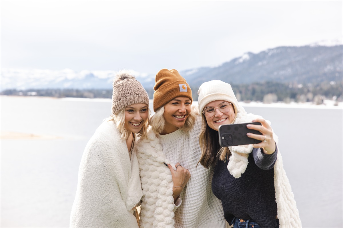 Lake side and mountain views for you!