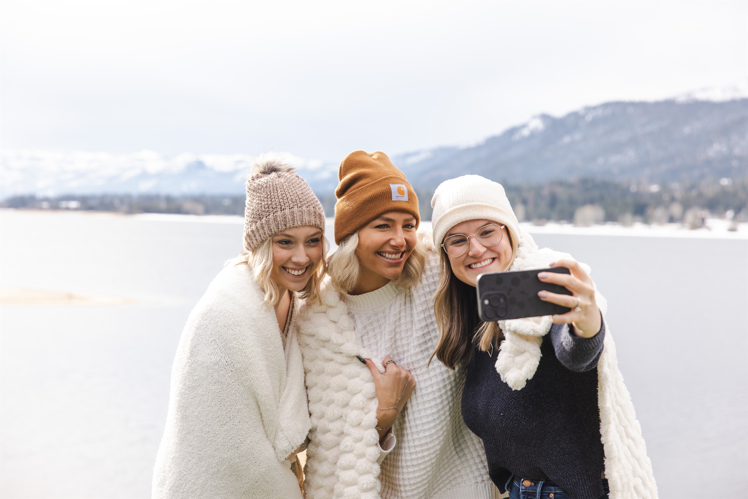 Lake side and mountain views for you!