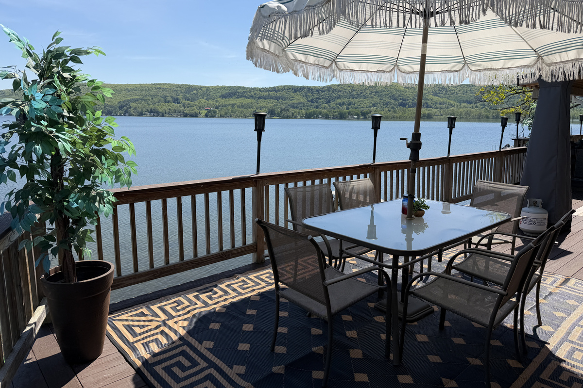 Outdoor dining overlooking the lake