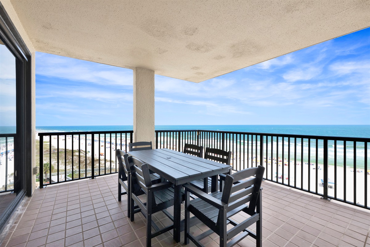 Balcony with Polywood table and chairs